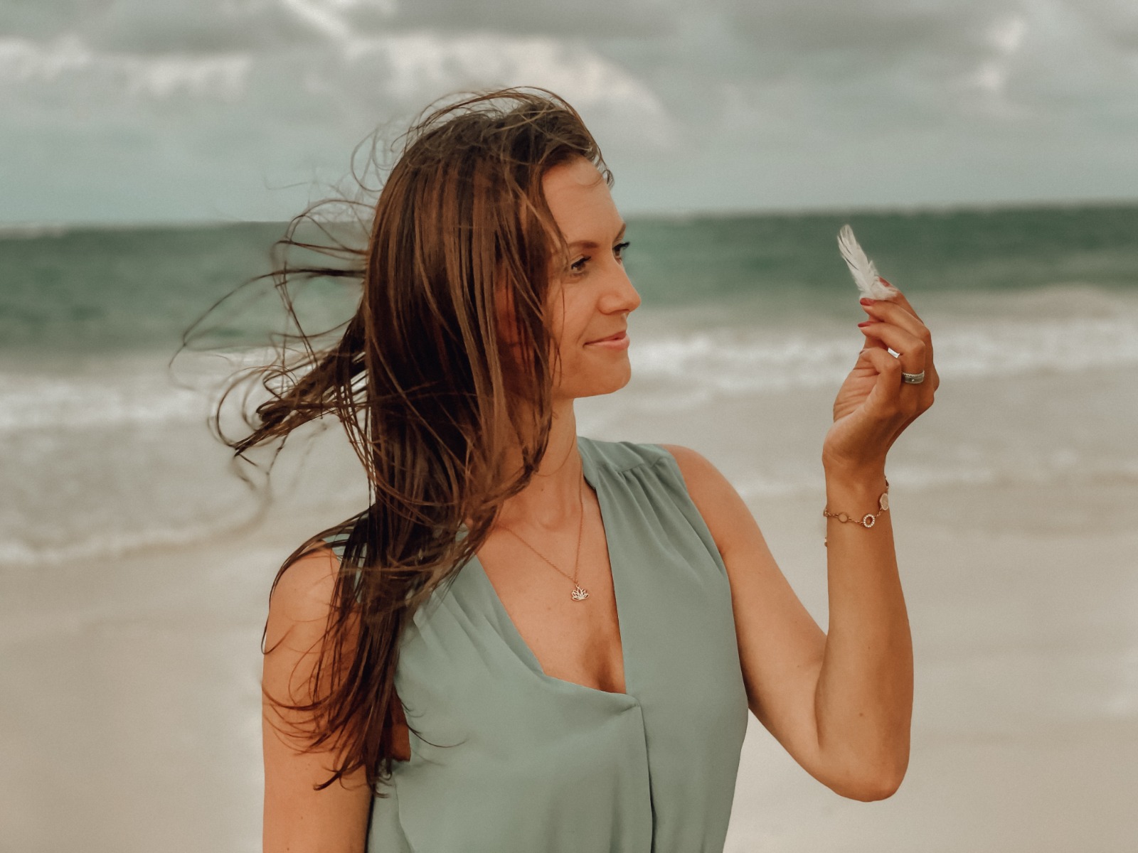 Angel Reading Ina Haskic